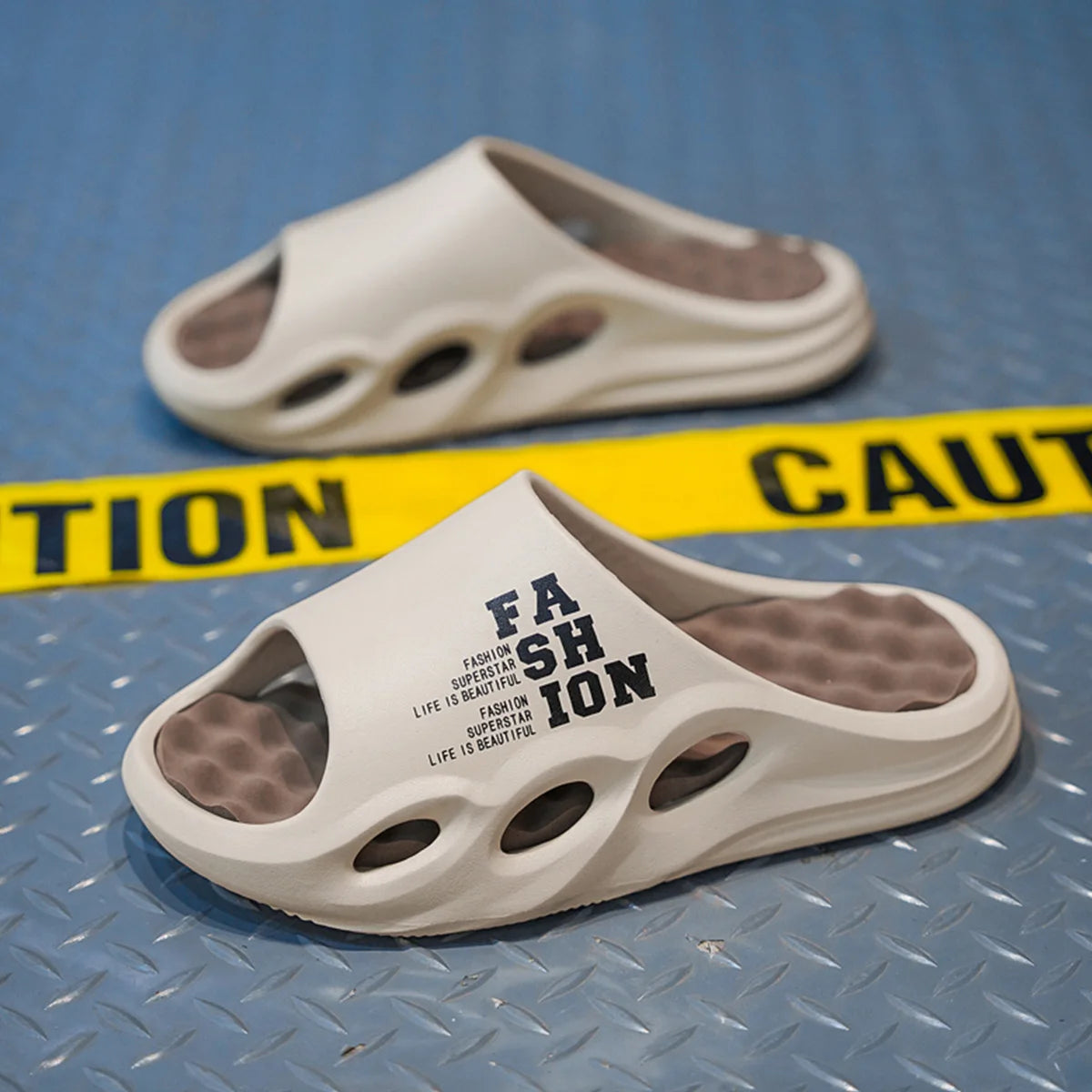 Men Fashion Massage Slippers Indoor/Outdoor Sandals Beach Flip Flop Thick Sole Male Slides Summer Slippers